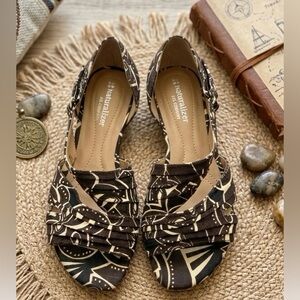 Naturalizer Pleated Strappy Low Wedge Sandals - Tribal Print - 5.5